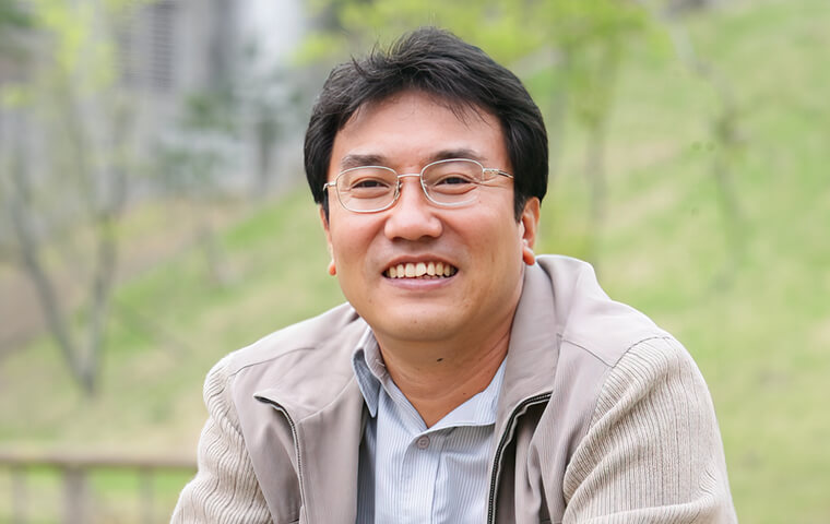 Yong Song Gho